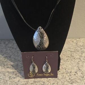 Premier Designs Black and Silver Teardrop Necklace Set